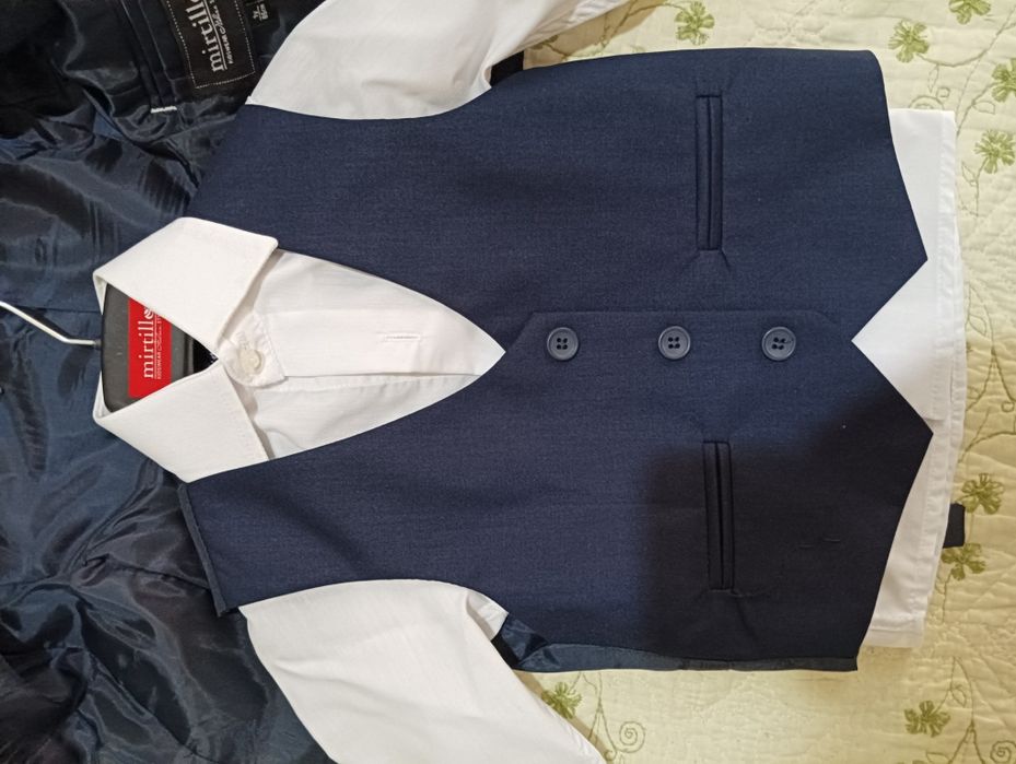 Костюм на ребенка рост 86см.4-ка.