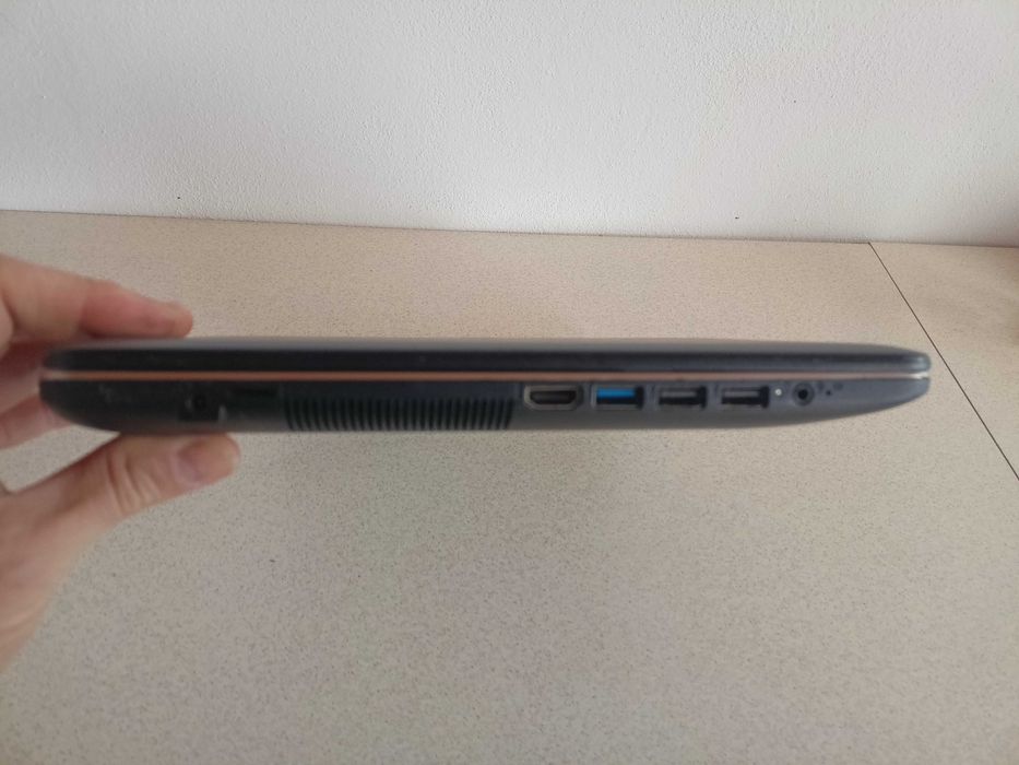 Laptop Asus A540N display 15,6 Intel N3350 ram 4ddr3 SSD Baterie 3:30H