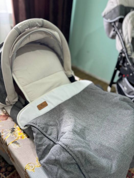Детская коляска почти новая