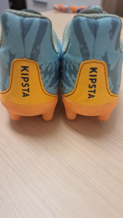 Adidași cu crampoane Kipsta