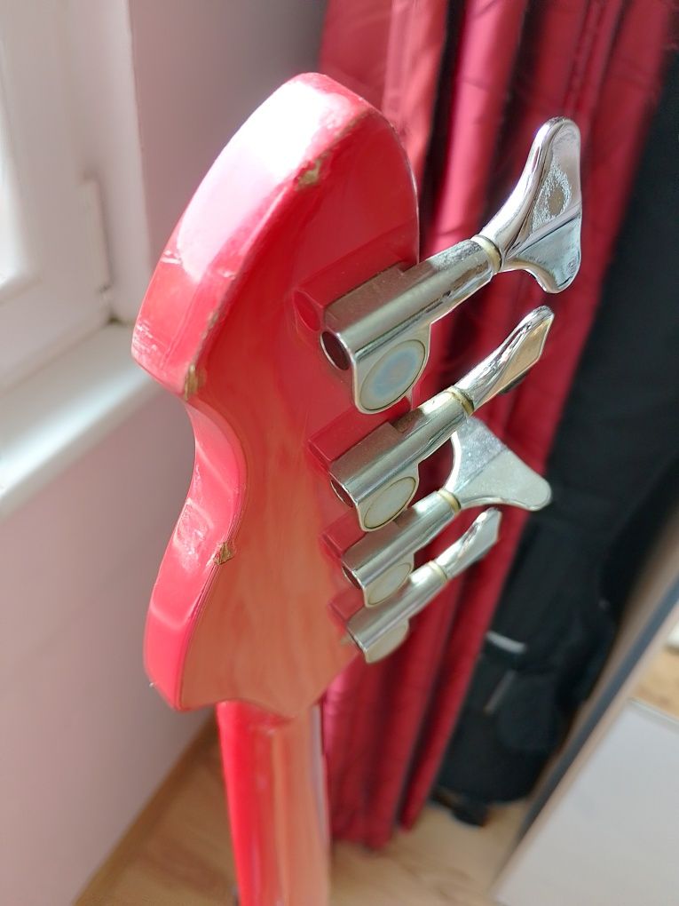Бас китара Hohner Rockwood