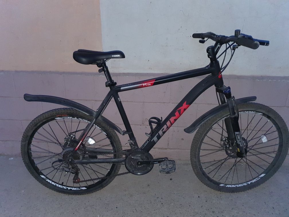 Продаю почти новый велосипед Trinx M136. Передачи японский Shimano.