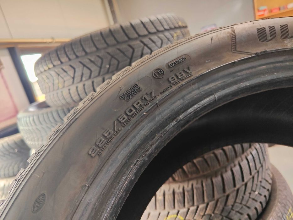 2бр. зимни гуми 225/50/17 Goodyear