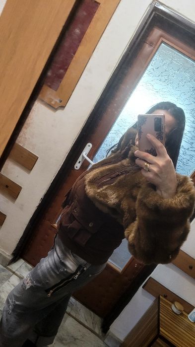 Дамско яке от еко кожа и джинси