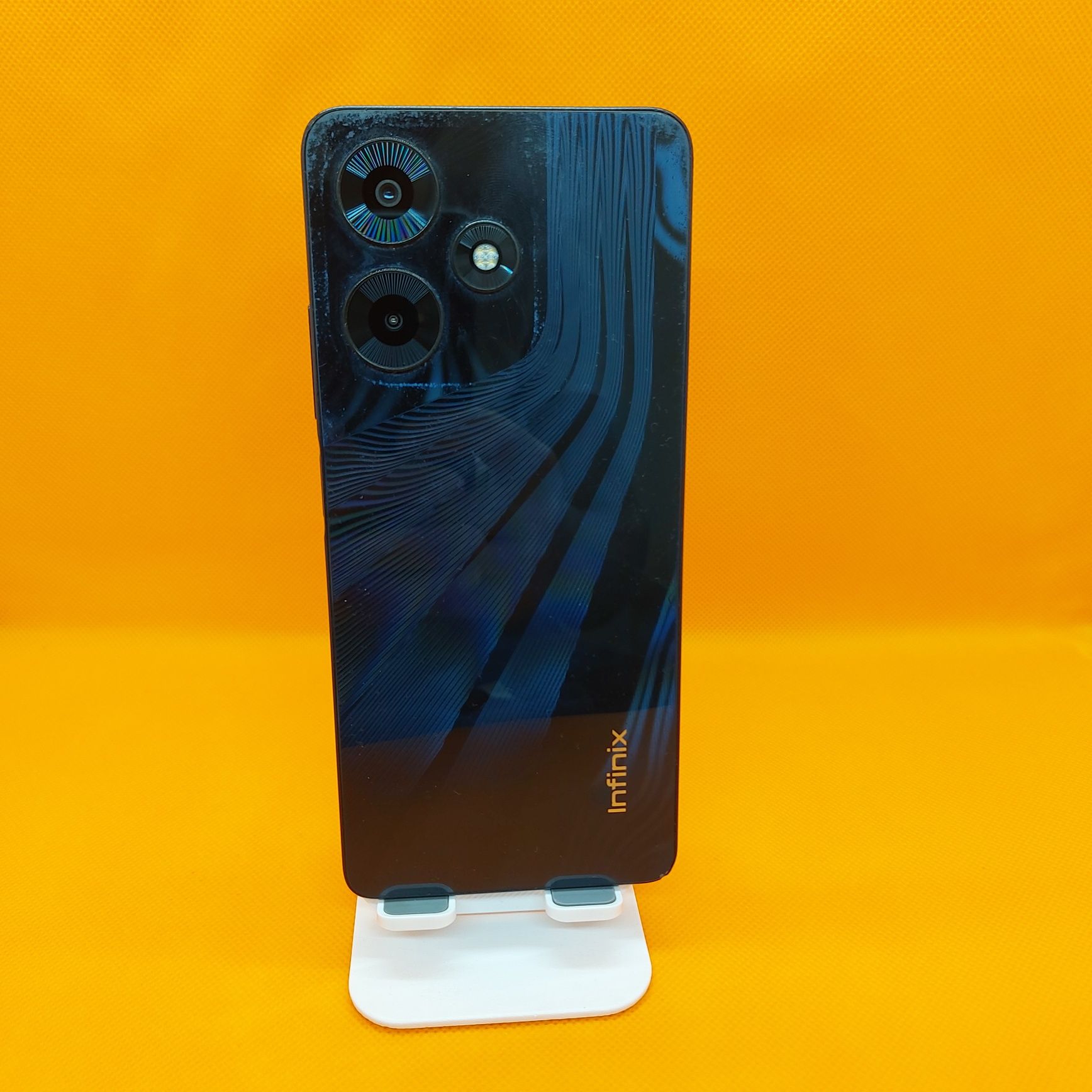 Infinix Hot 30 srochna sotiladi