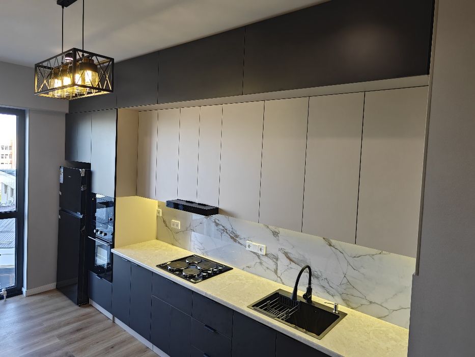 Продам свой квартиру Акай сити 6-этаж 118кв