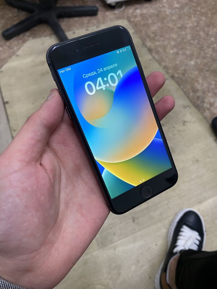 Телефон Iphone 8 64Gb