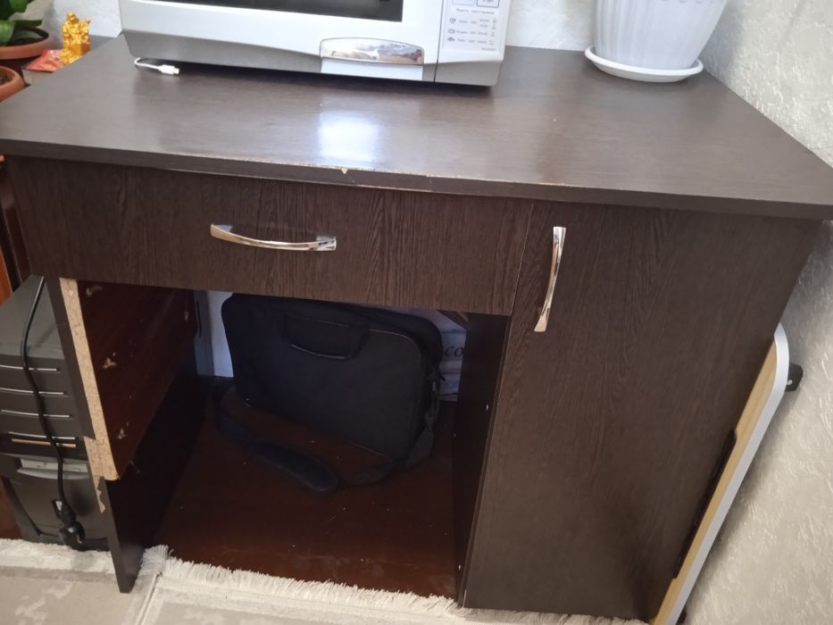 Продам стол письменный