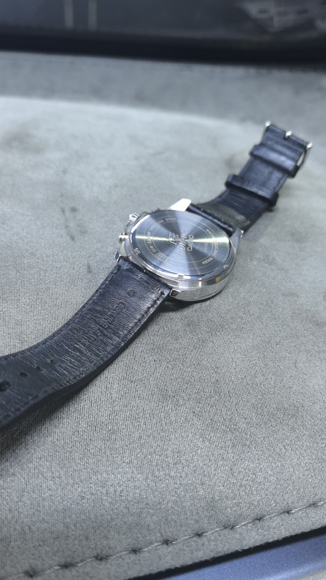 Подам часы Casio Edifice