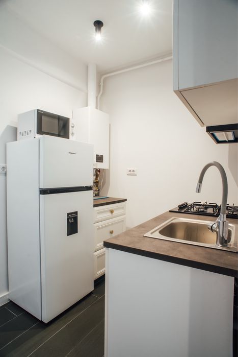 Inchiriez garaoniera zona centrala piata mare / calea bucuresti