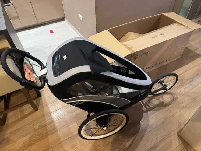 Чисто нов неизползван CYBEX ZENO One Box ALL BLACK