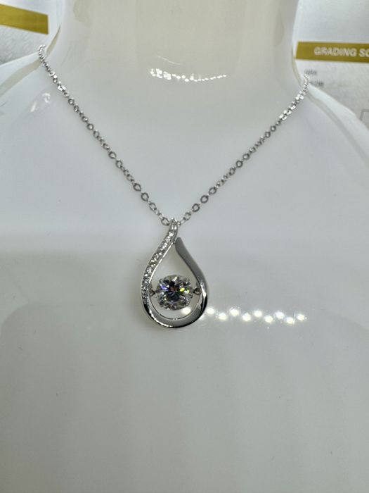 Сребърно колие с мойсанит (диамант) 1 карат