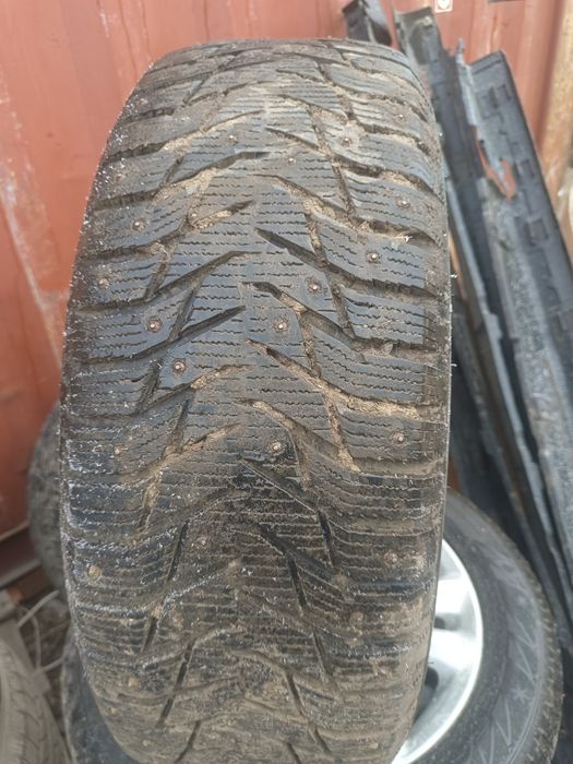 Шипованные резины комплект R17