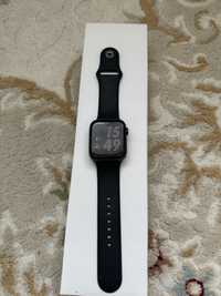 Apple Watch SE 44мм.