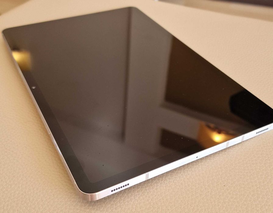 Vând tabletă Samsung Galaxy Tab S7, 11", 6GB RAM, 128GB, 4G.