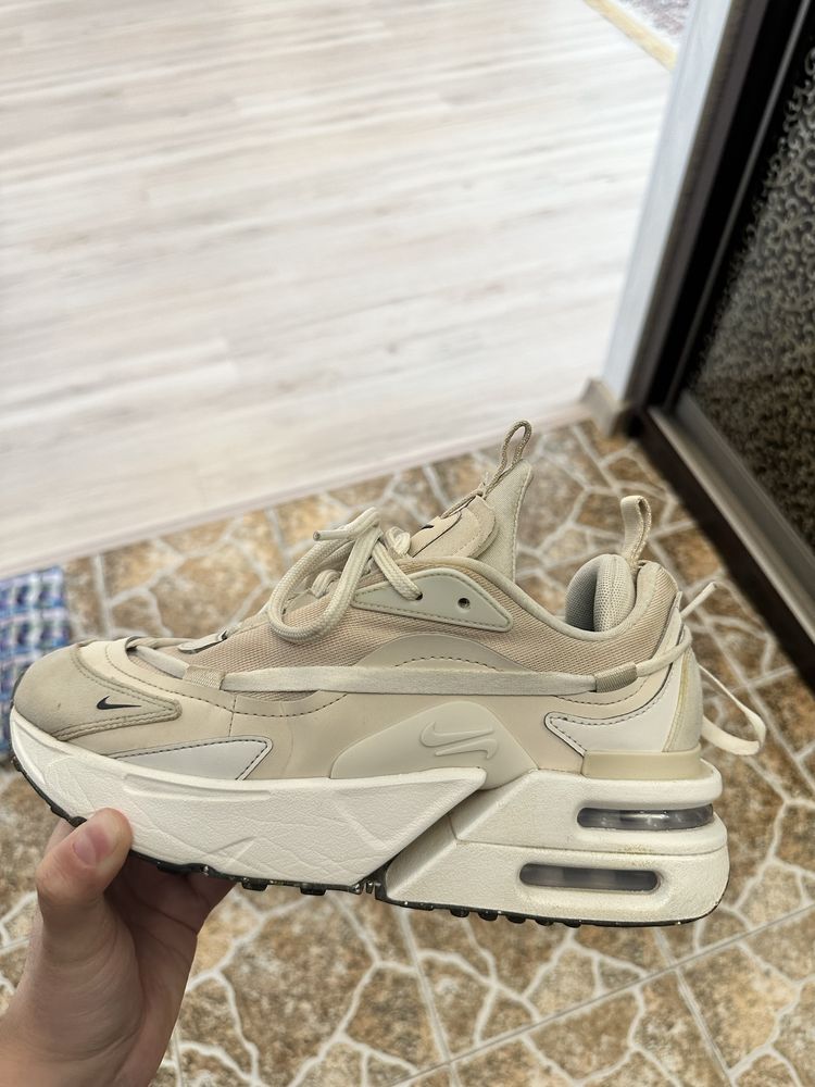 Продам оригинал Nike air max