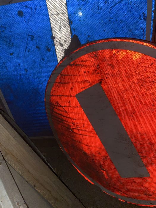 Продам дорожный знак