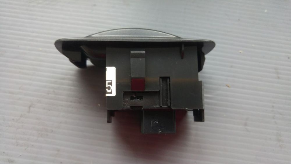 buton geam electric dreapta spate toyota corolla e12 hatchback 2001-2007 84801-02411-b1