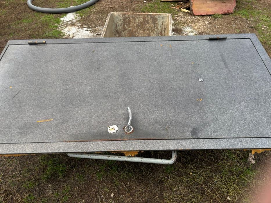 Продам дверь металлическую