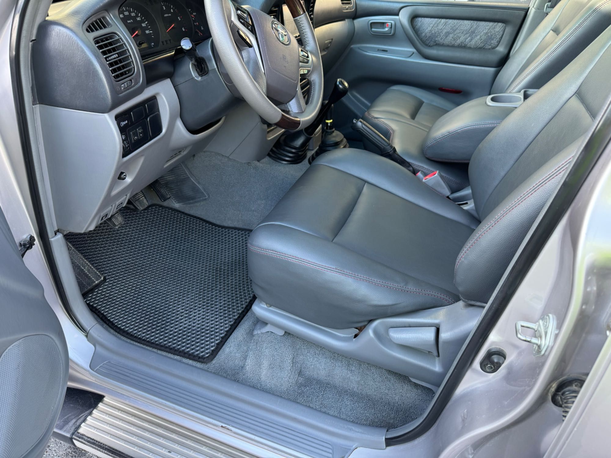 Toyota Land Cruiser 105