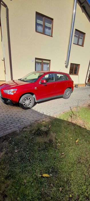Vând Mitsubishi asx