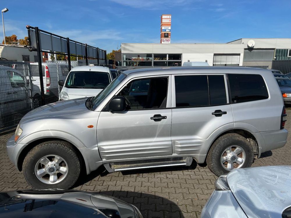 Dezmembrez Mitsubishi Pajero, Shogun Montero 3.2