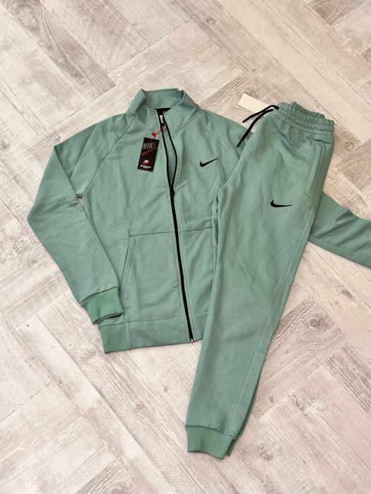 Trening barbati Nike