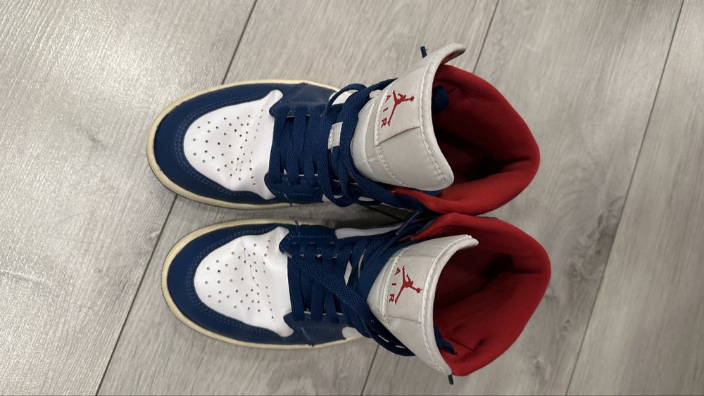 Air Jordan 1 Mid marime 38.5