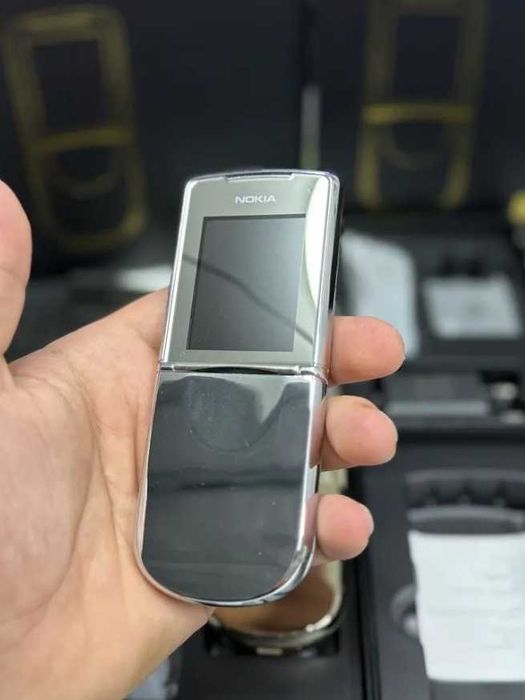 Мобильный телефон 8800 Sirocco