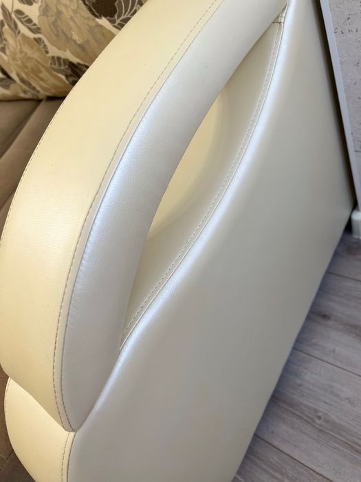 Продается угловой, раскладной диван в хорошем состоянии