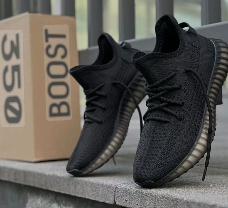 Чисто нови Adidas yeezy boost 350 V2