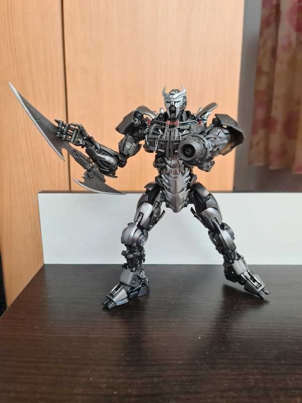 Figurina Transformers Scourge