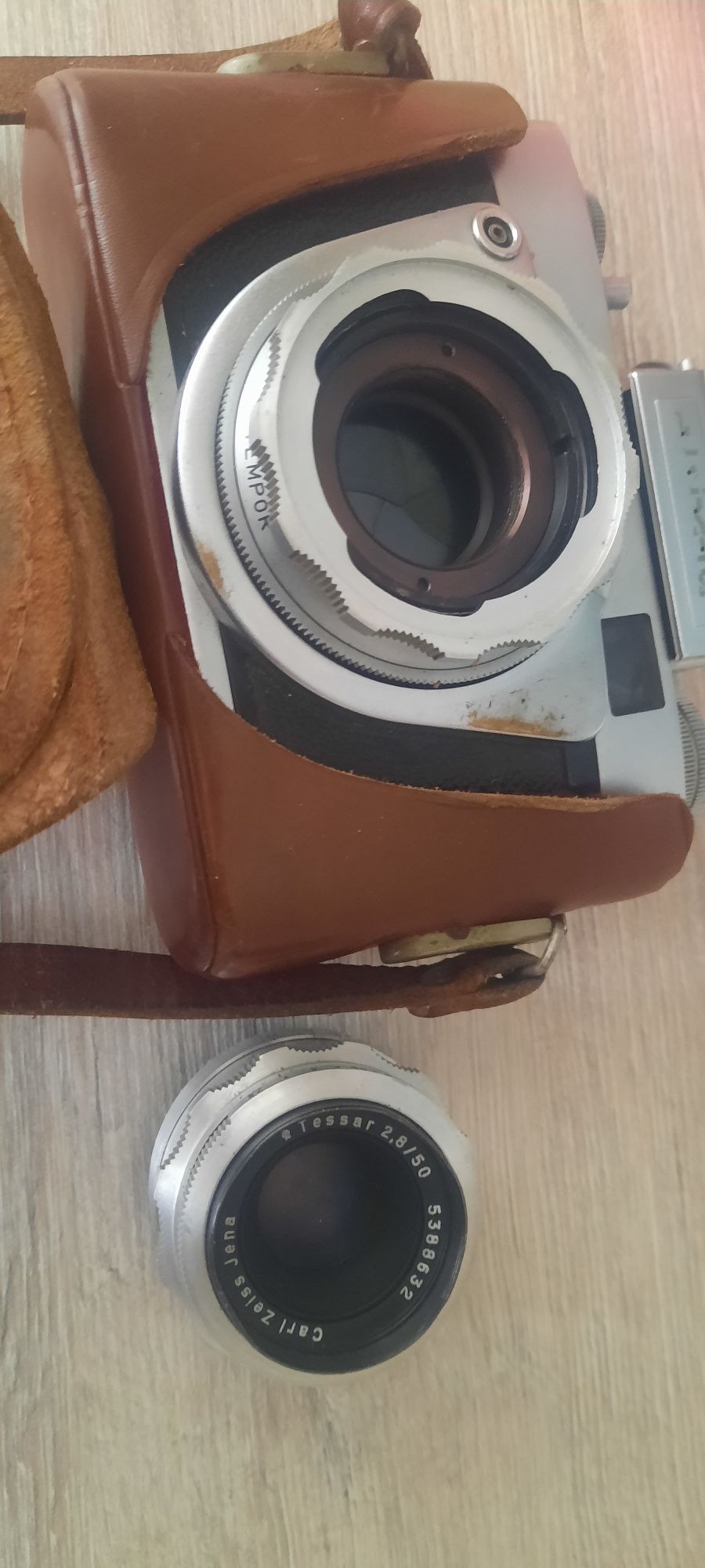 Фотоапарати    Carl Zeiss