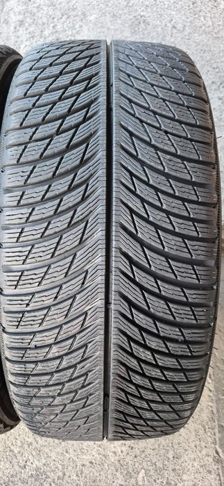 4 anvelope iarna ca si noi Michelin 255/40/21.Pretul este pe bucata.