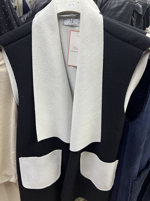 Дамски елек мерно с бяло