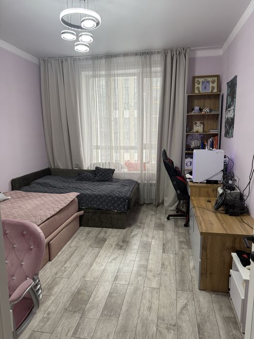 Детская мебель. 2 кровати и стол