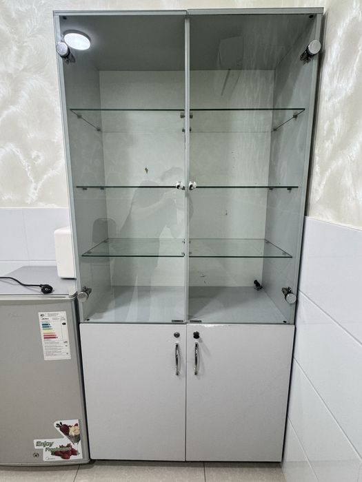 Медтехника медоборудование кушетка шкаф стол двери кондиционер