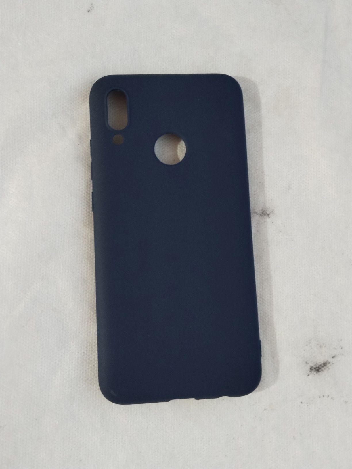 Продам стекло и чехол для смартфона Huawei P Smart 2019