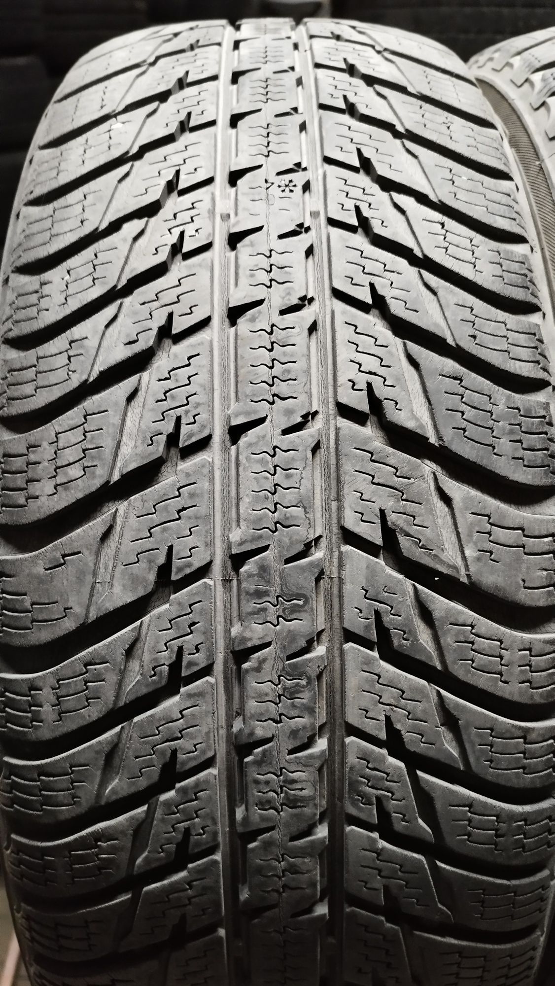 Nokian 215/65/16