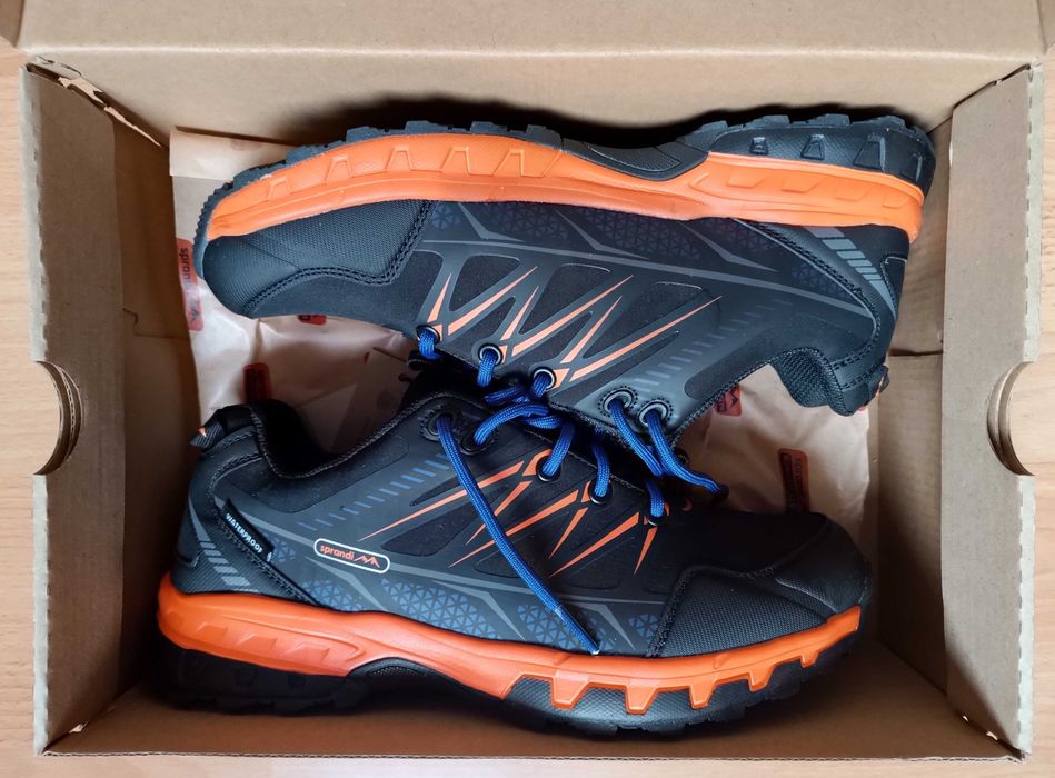 Нови туристически обувки-Sprandi 42 номер