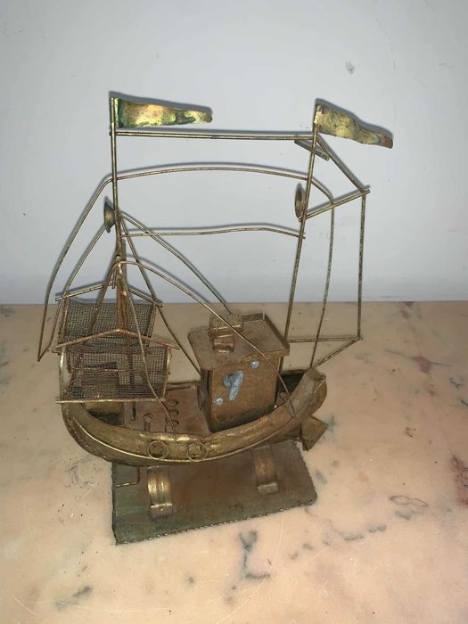 Corabie muzicala din fier facuta manual