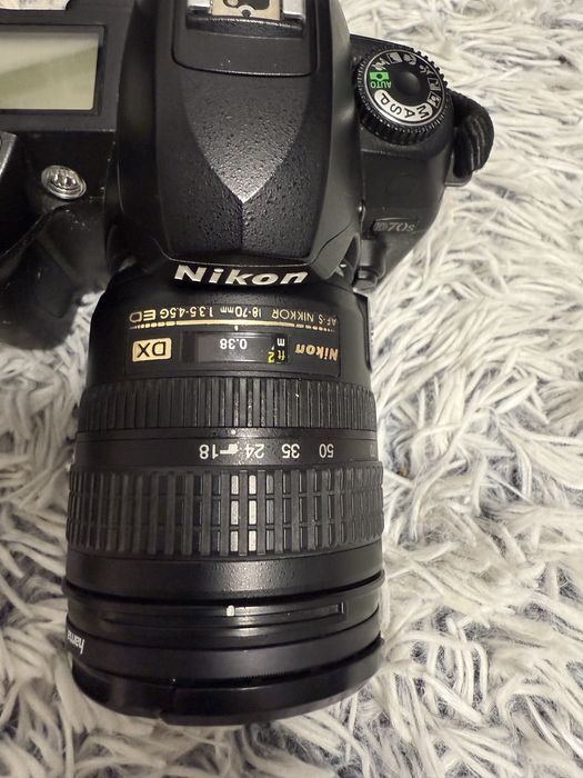 Aparat foto nikon se vinde