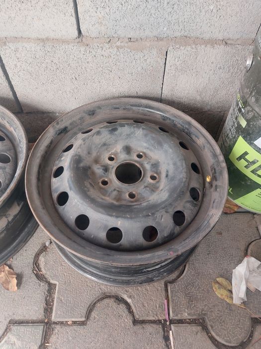 Продам штампованные диски на Тойоту
