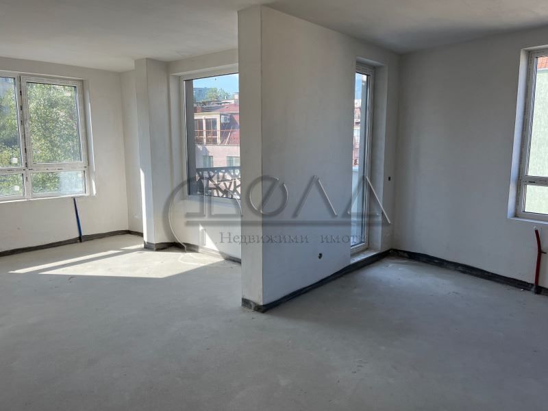 Продава се Тристаен апартамент в София, Витоша - 136 кв.м за 1964 €/кв.м - Снимка #1