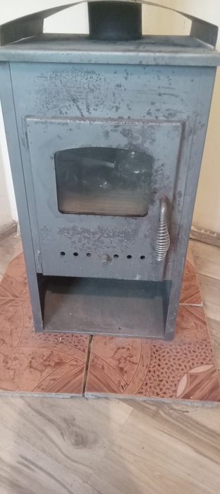 Soba model semineu in stare foarte buna