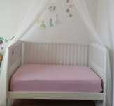 Patut din lemn bebe transformabil 130x70 ALB