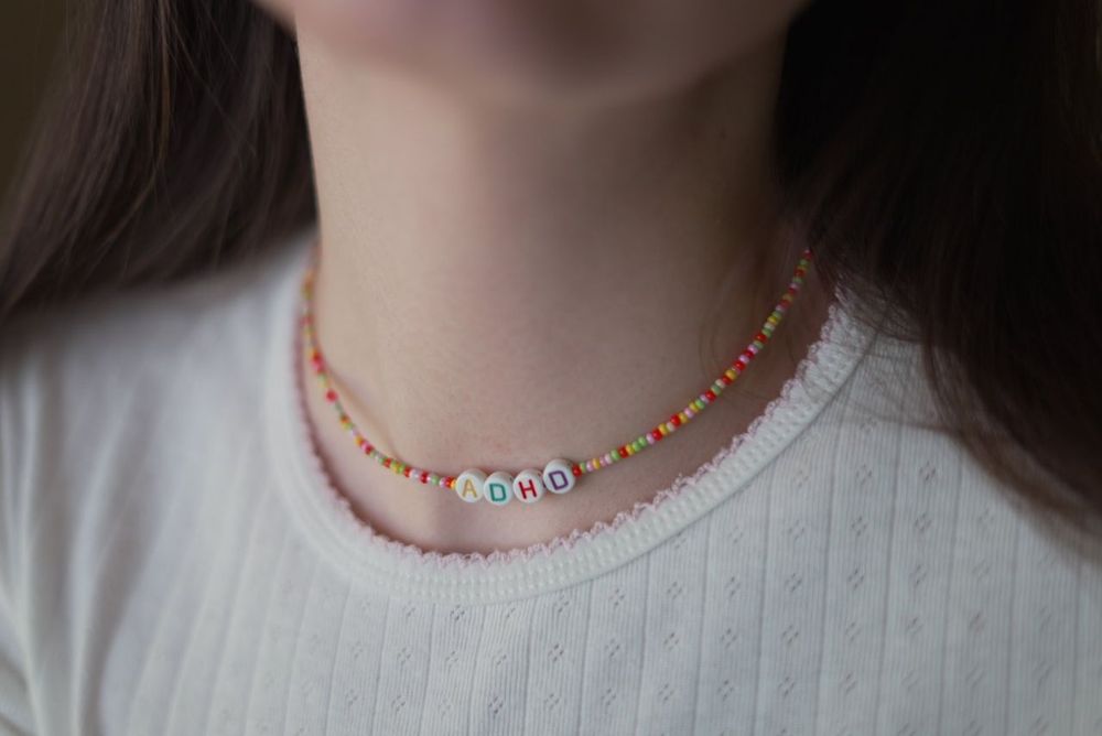 Ожерелье чокер из чешского бисера и стали ручной работы