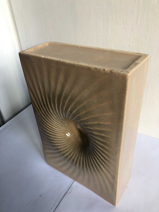 Vaza de flori ceramica model deosebit