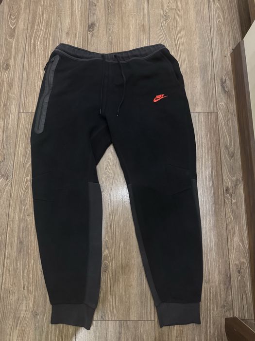 продавам nike tech панталон