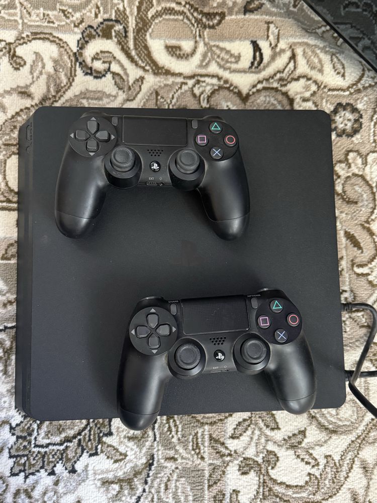 Sony PlayStation 4 (1TB)
